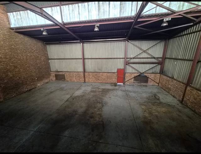 300M² WAREHOUSE TO LET IN WADEVILLE